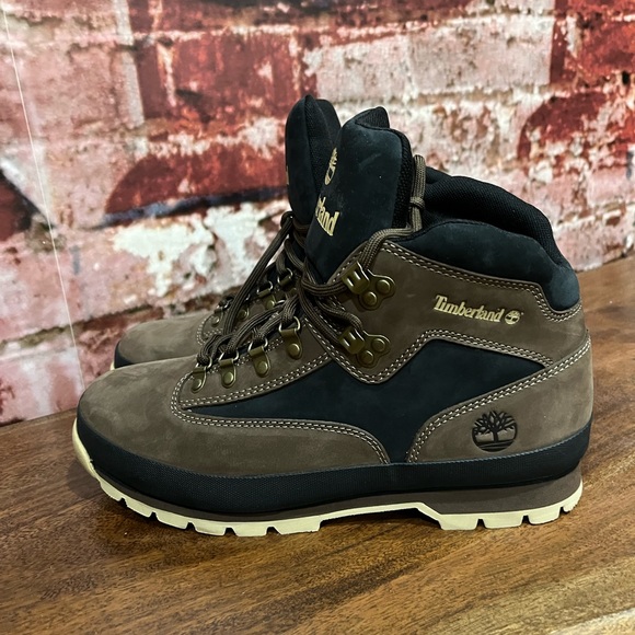 NEW TIMBERLAND HIKING BOOTS - Picture 3 of 6